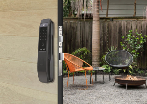 Yale Push & Pull lock