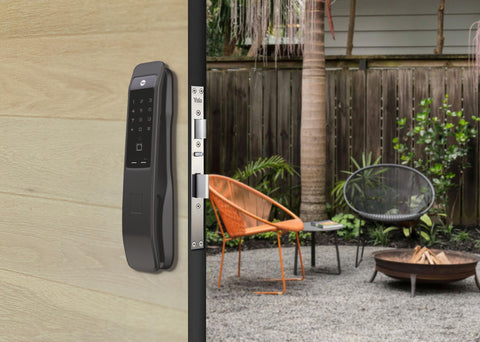 Yale Push & Pull lock